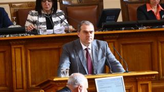 ВМРО порица Нинова, давайки за пример испанските социалисти