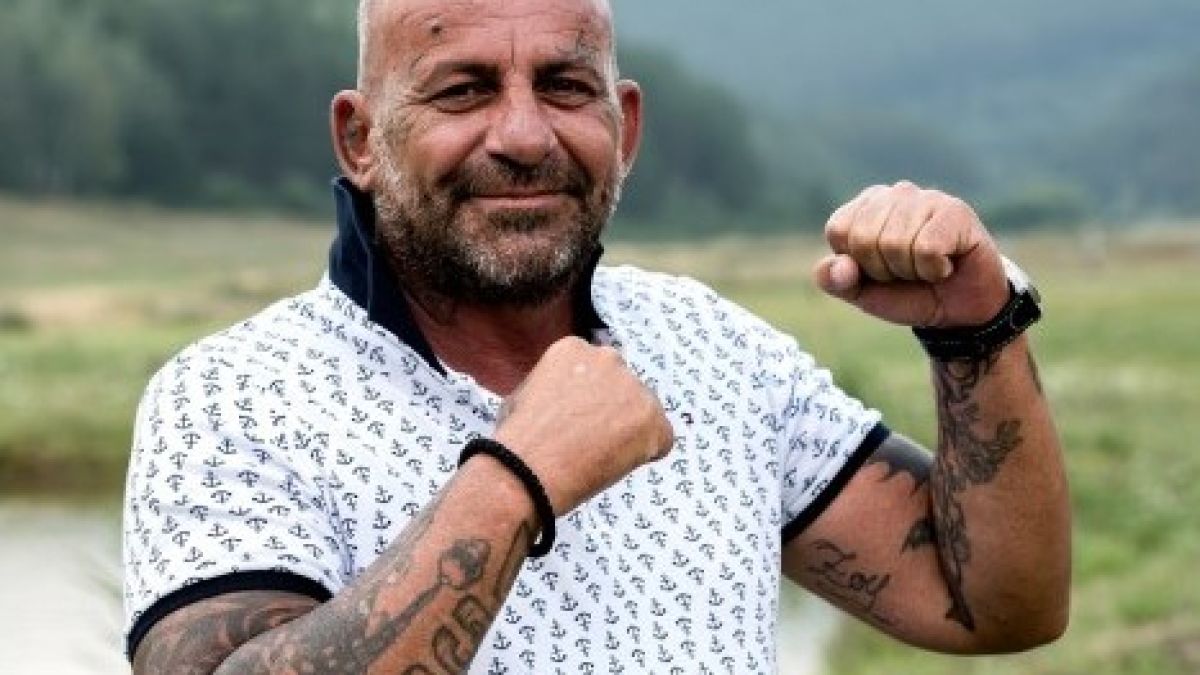Емблематичен участник във "Фермата" приет в много тежко състояние в болница (СНИМКИ)