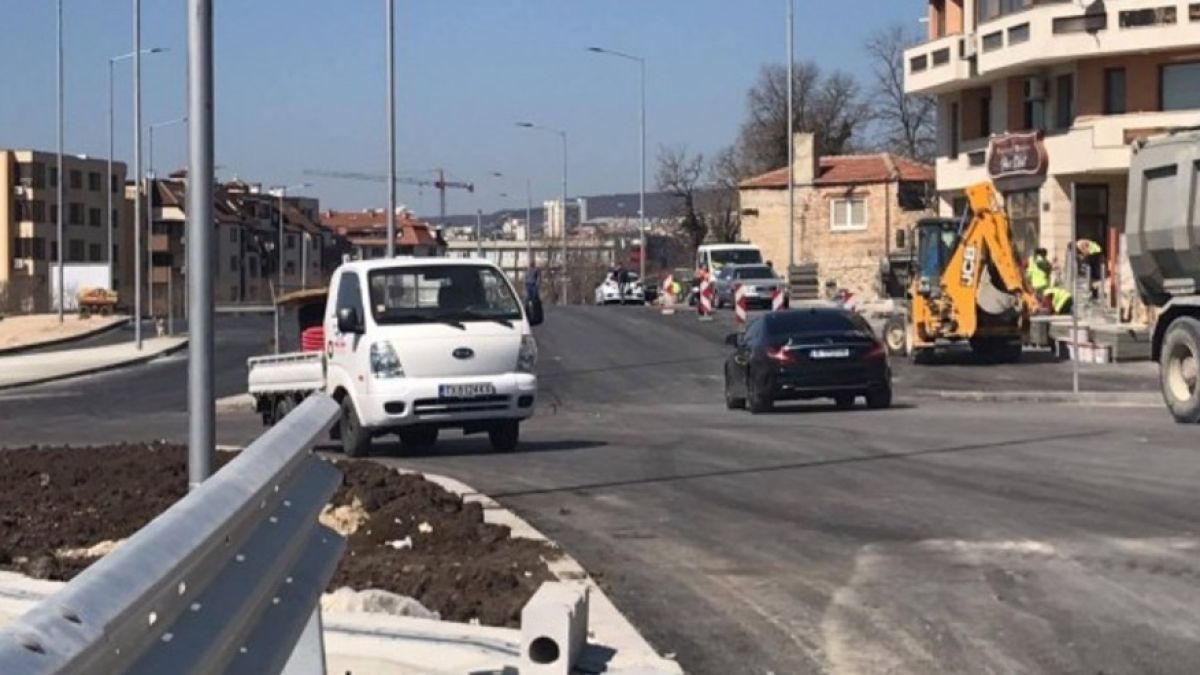 Варненско "архитектурно чудо" смая всички: В Пиза си имат наклонена кула, а ние...