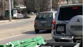 Само в БЛИЦ! Ей такава пътна помощ никога не сте виждали (СНИМКИ)
