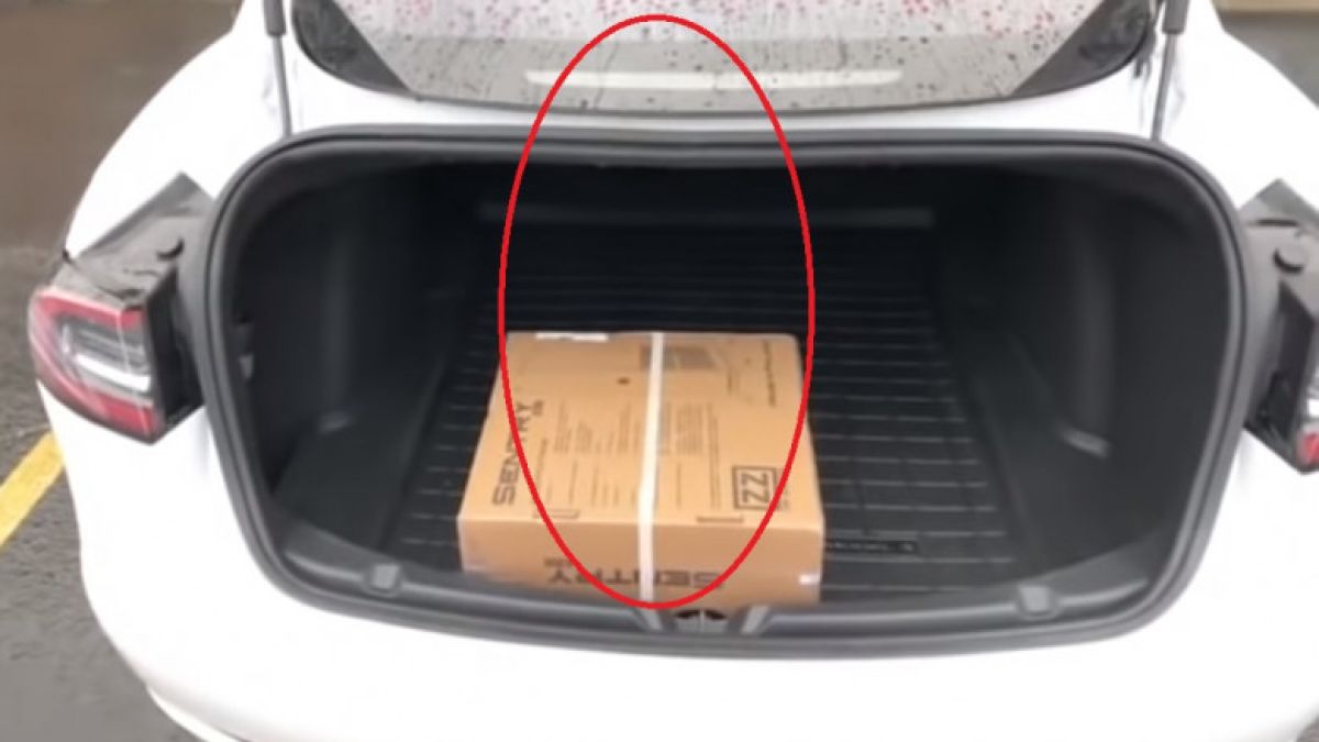 Откриха още една голяма недомислица в Tesla Model 3 (ВИДЕО)
