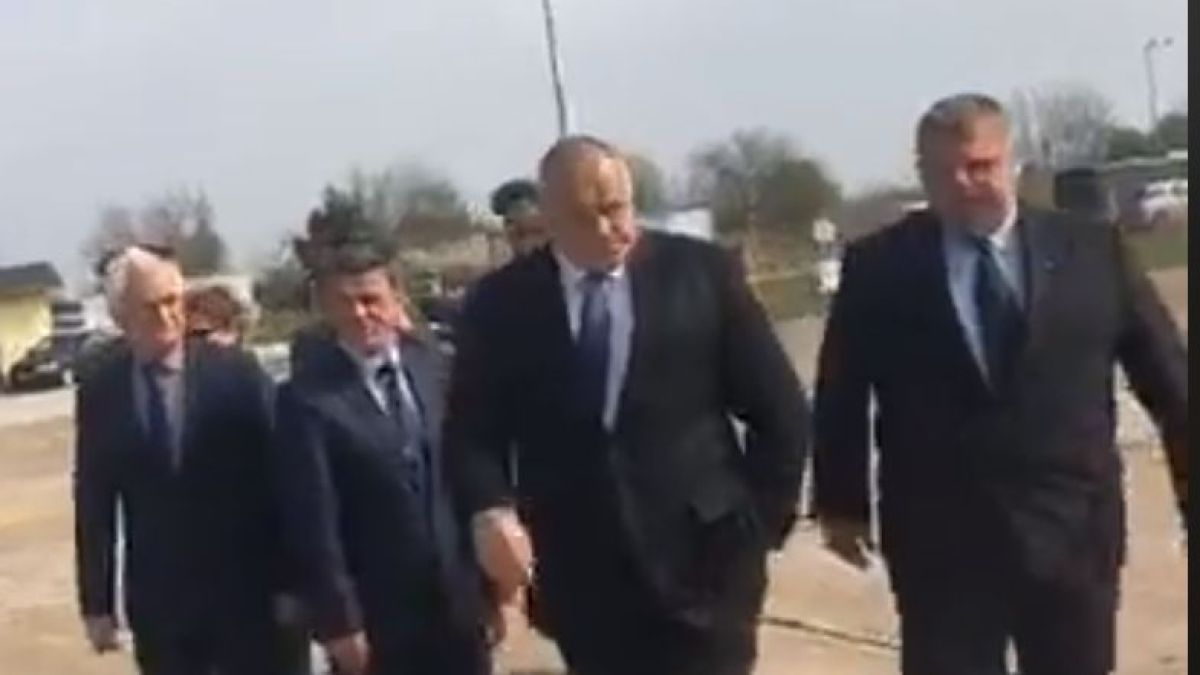 Борисов пусна любопитно ВИДЕО от Военновъздушна учебна база "Георги Бенковски"