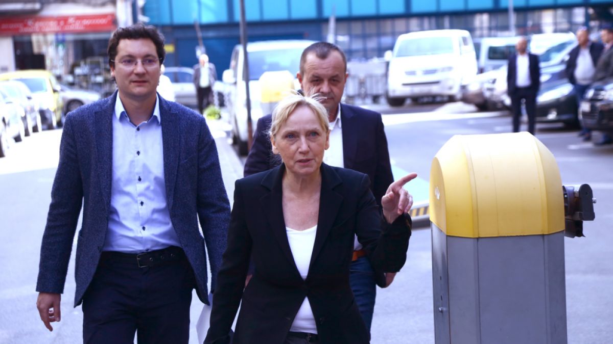 Йончева настръхна след новината за аферата "Ало, Банов съм"