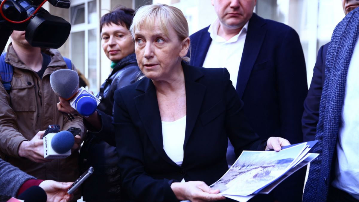 Елена Йончева безсрамно окраде фраза на Марешки