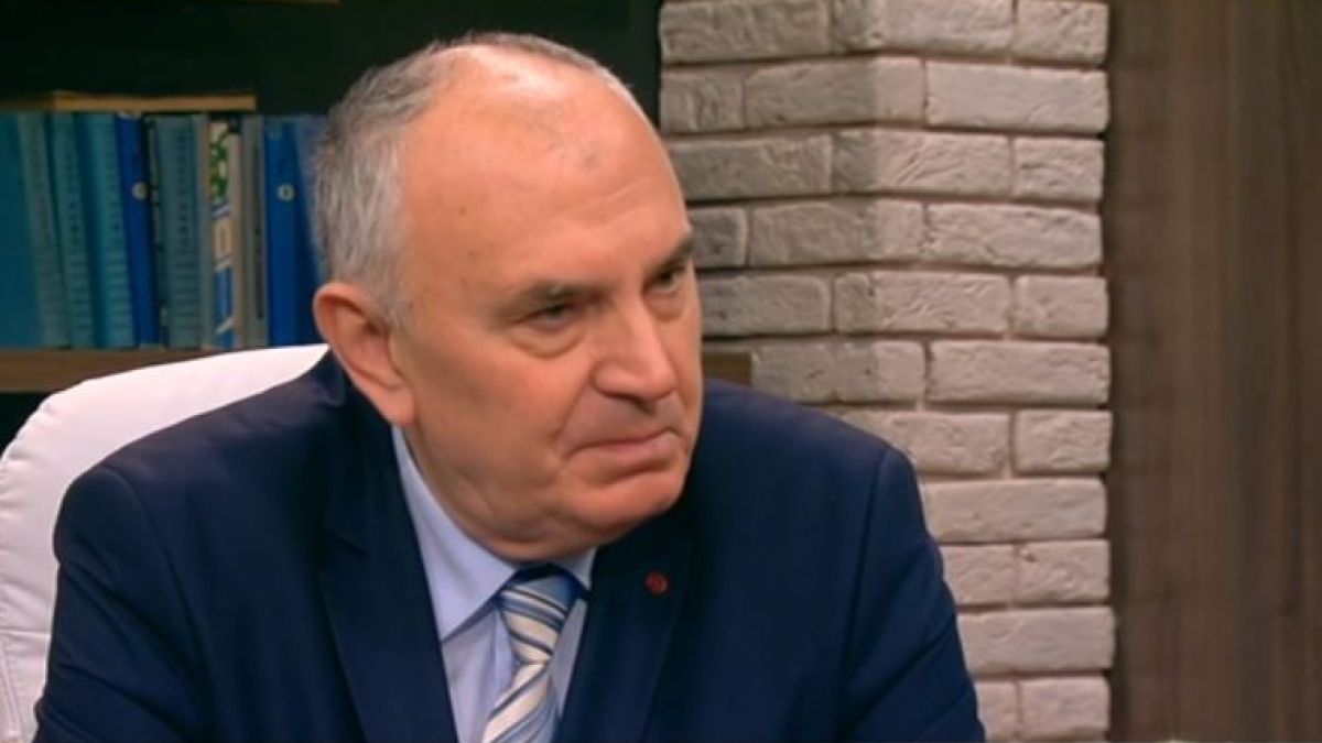 Експерт изброи 4 хипотези за трагедията със загиналото семейство в самолета