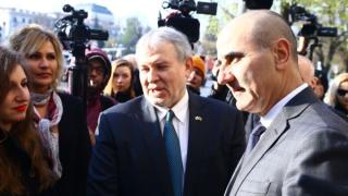 Цветанов първи регистрира ГЕРБ за евроизборите (СНИМКИ)