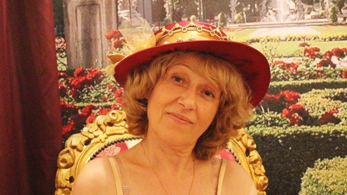 Събират пари за обичана от всички учителка и малко момченце 