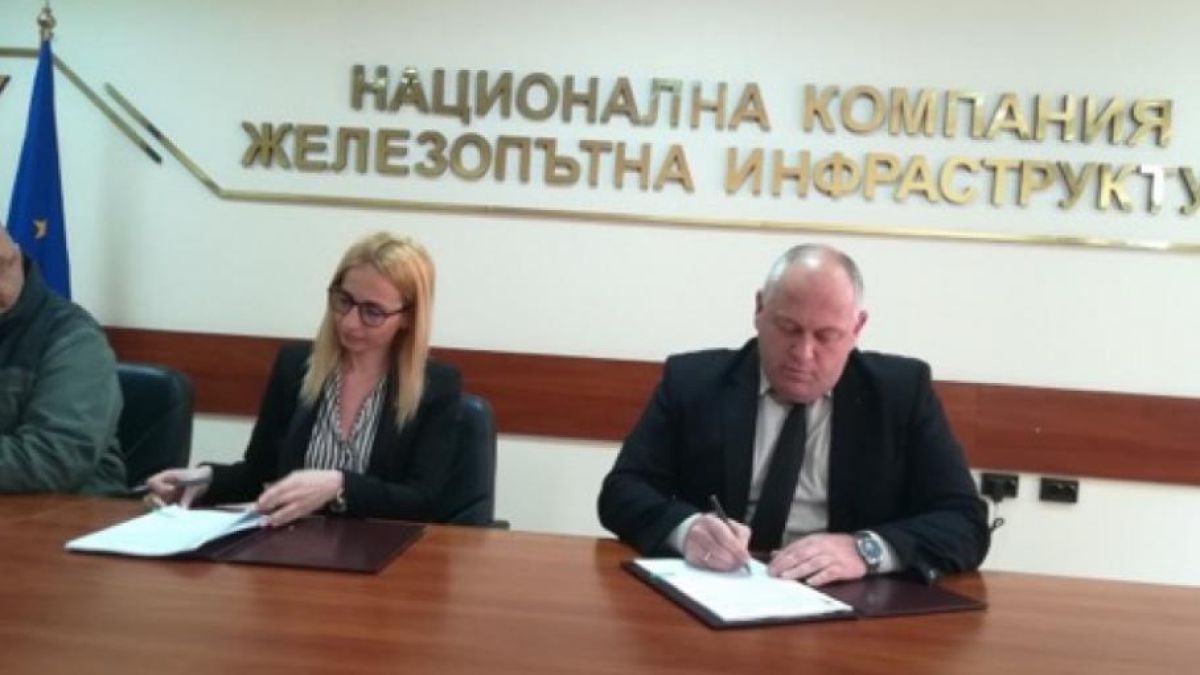 Без промяна в таксите за жп превозвачите след тола при тировете