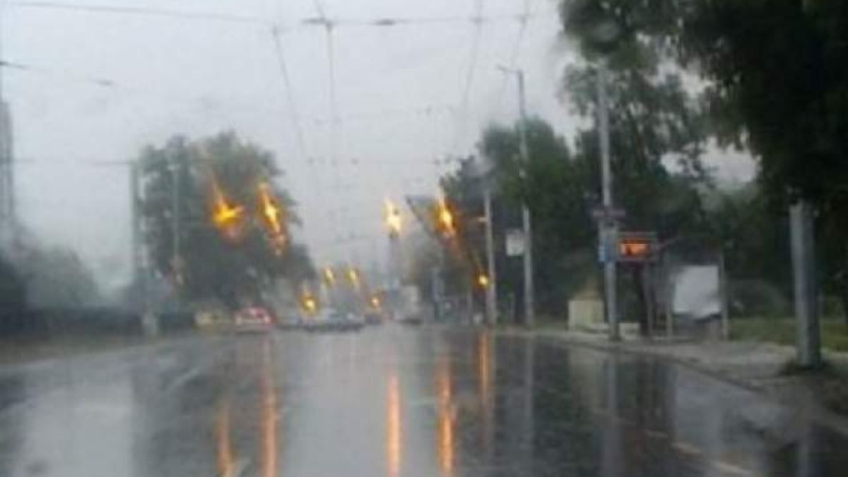 Дъждът прецака умните светофари в Пловдив 