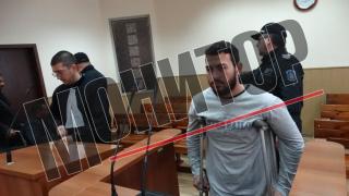 Виновникът за касапницата с четири трупа край Скутаре реве в съда, но...