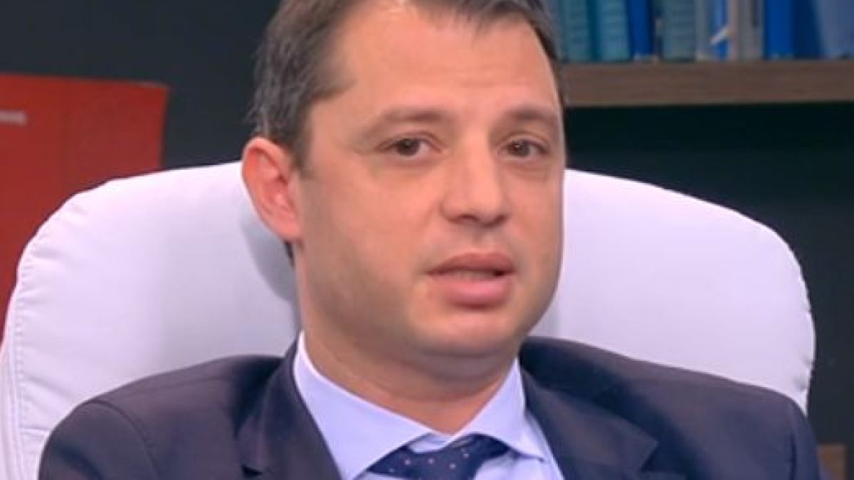 Делян Добрев разказа за апартамента си и обяви: Явно съм доубит! 