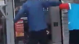 Психично болен нападна жена в центъра на Асеновград