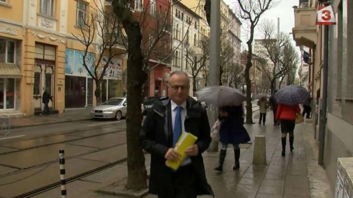 Лозан Панов избяга от въпроса: Къде можем да си купим вила на морето за 20 000?