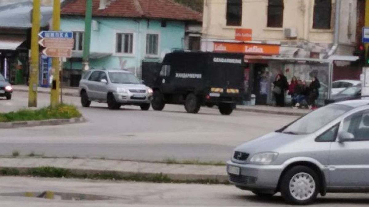 Появи се ново ВИДЕО от жестокия побой в Габрово, уж оневиняващо циганите