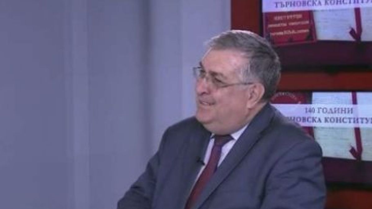 Проф. Близнашки: Лозан Панов е една огромна грешка, ще струва твърде скъпо на страната