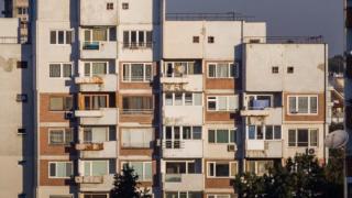 Променят спешно наредбата заради пустеещи апартаменти на МО