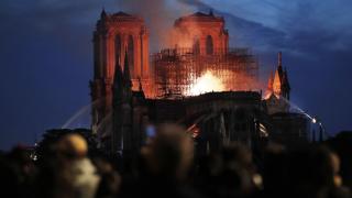 Париж пак е на нокти заради "Нотр Дам"