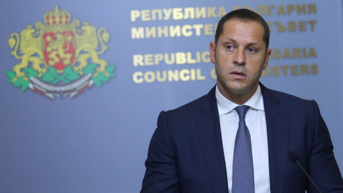 Нова фаза на апартаментгейт – атакуват заместник-министър, че е бил на хотел