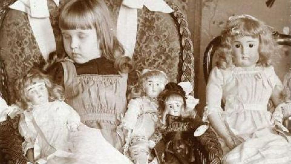 Нова, зловеща мода обхвана света: Балсамират покойниците, за да... 