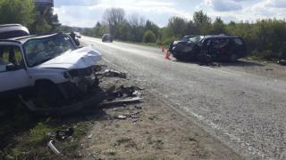 Зрелищни СНИМКИ от зверското меле с 6 коли в Търновско 