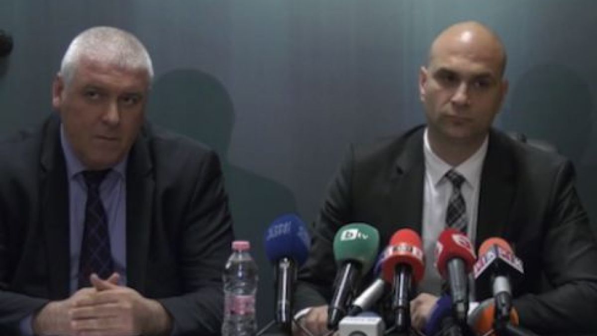 Снимки с тлъсти пачки в нета издали просешката мафия във Видинско