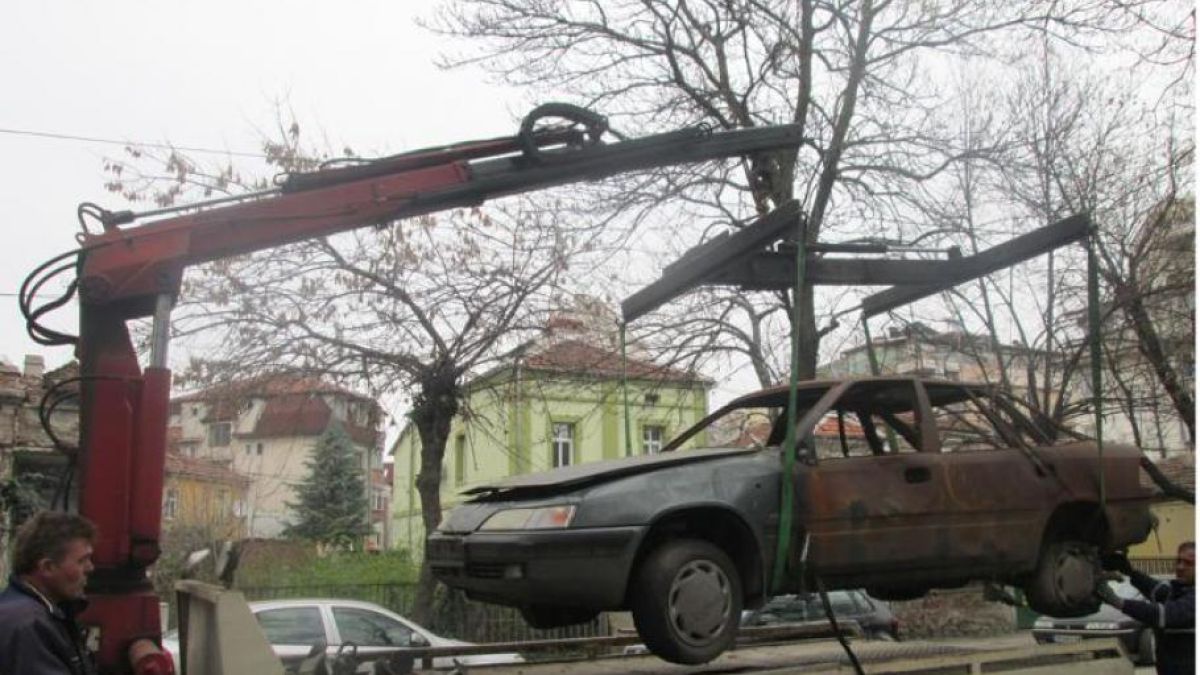 Чистят София от... трошките