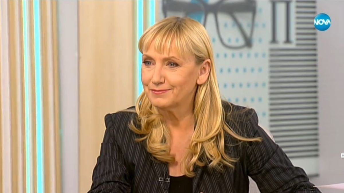 Елена Йончева отговори на обвиненията, че има три къщи за гости
