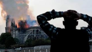 Ужасът за "Нотр Дам" не е свършил! Катедралата може напълно да изчезне!