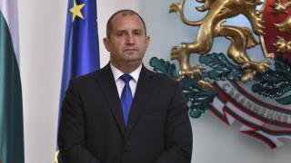 Изкушават Румен Радев с печено агнешко! Вижте къде...