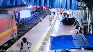 Този полицай се превърна в истински герой, след като... (ВИДЕО)