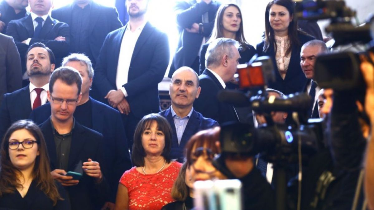 Какви поличби и знамения видяха партиите в номерата си в евробюлетината 