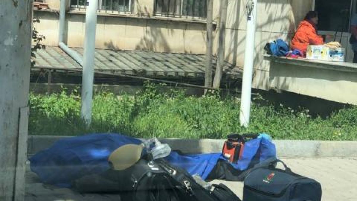 Шок и ужас! Пациент, изписан от 5-та градска в София, умря пред входа ѝ, викат линейка да го спасява