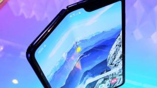 Експерти обясниха защо новият сгъваем смартфон Galaxy Fold е проблемен