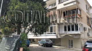 Кошмар в Бургас: Бизнесмен заплашва съседите си с оръжие и събаряне заради...