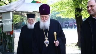 Репортаж в БЛИЦ: Патриарх Неофит отслужи Света Василиева литургия в „Света Неделя“