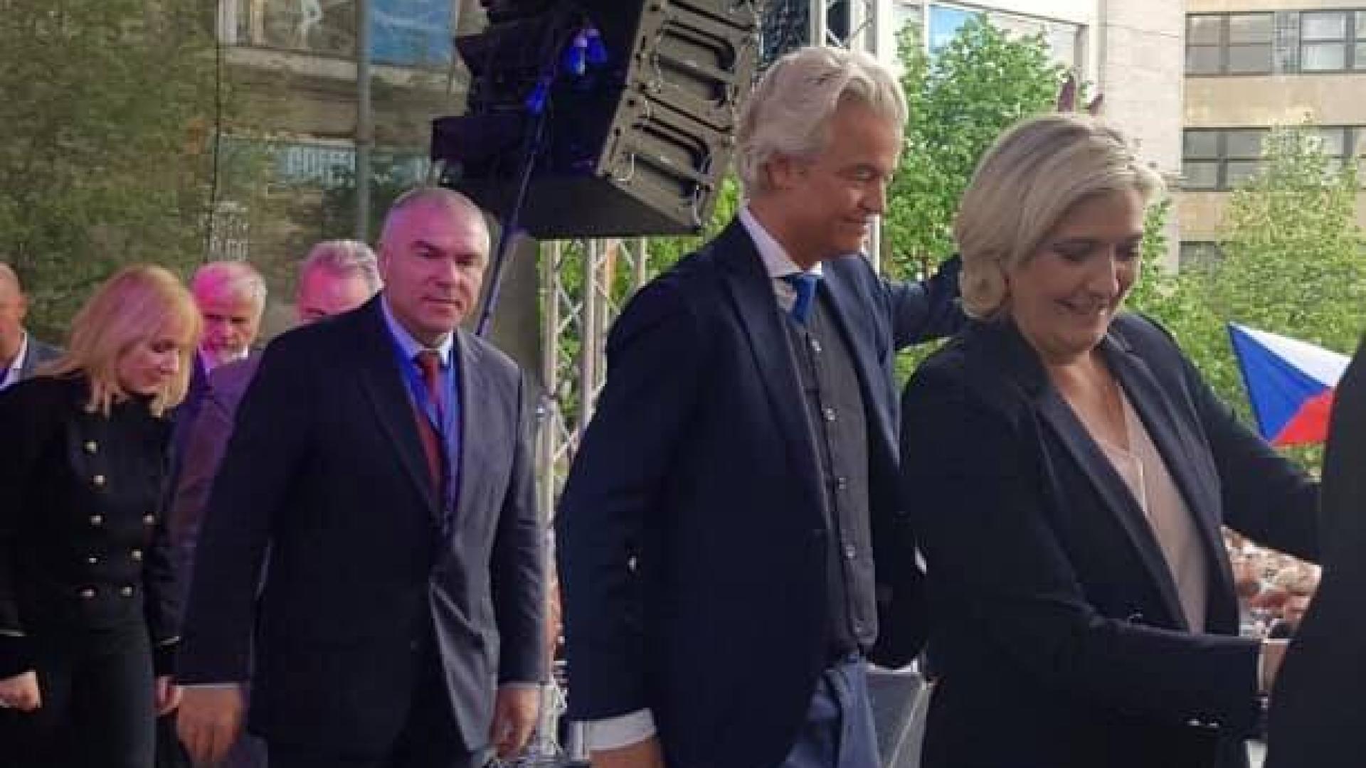 Веселин Марешки обра овациите на митинг на чешките патриоти в Прага (СНИМКИ)