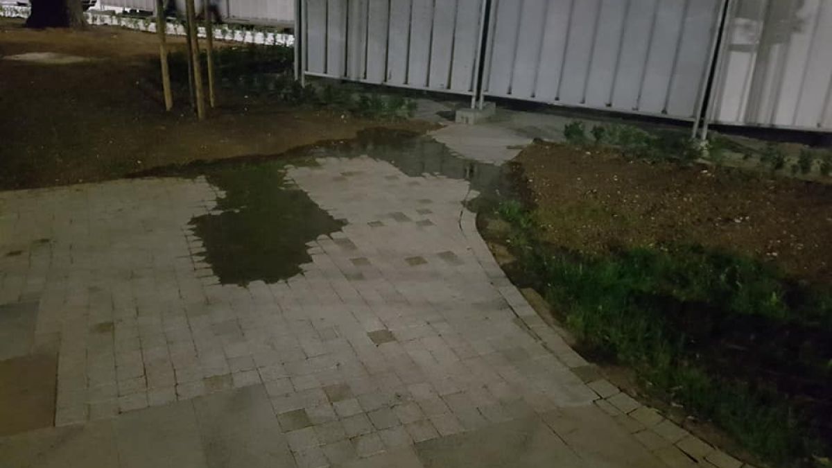 Очевидци: Градинката "Кристал" заприлича на гьол (СНИМКИ)