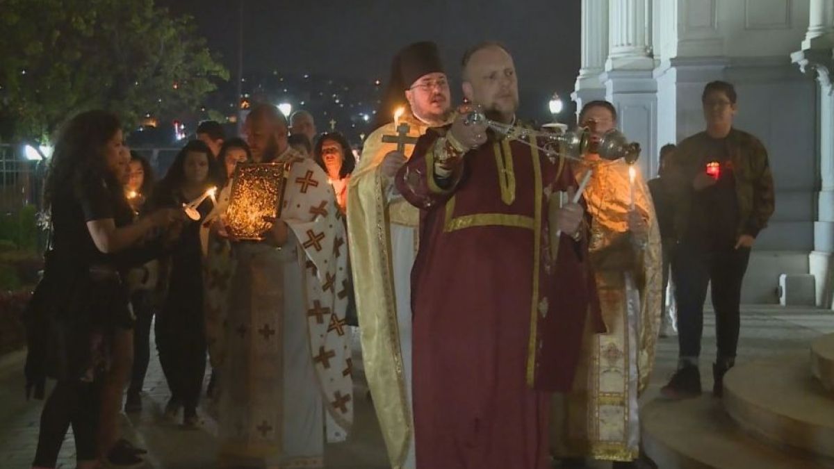 Желязната църква в Истанбул се пукаше по шевовете от вярващи 