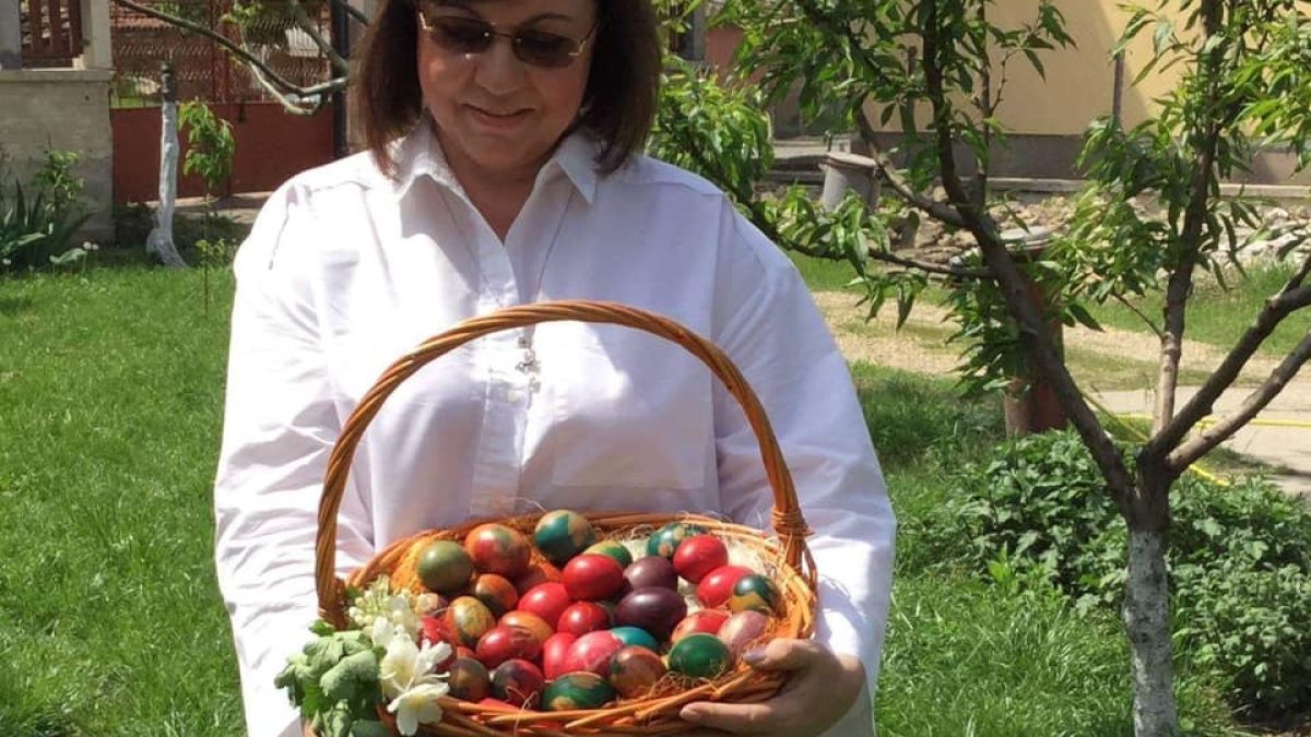 Нинова си показа кошницата с яйца и пожела на всички... (СНИМКИ)