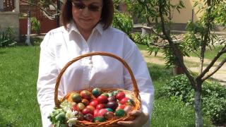 Нинова си показа кошницата с яйца и пожела на всички... (СНИМКИ)