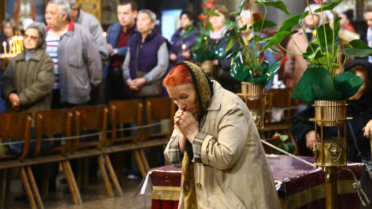 Цяла България се моли за патриарх Неофит 