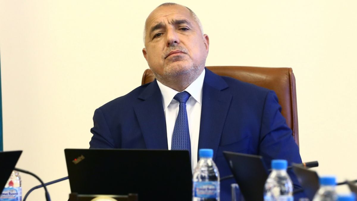 Борисов стяга куфарите за важна визита 