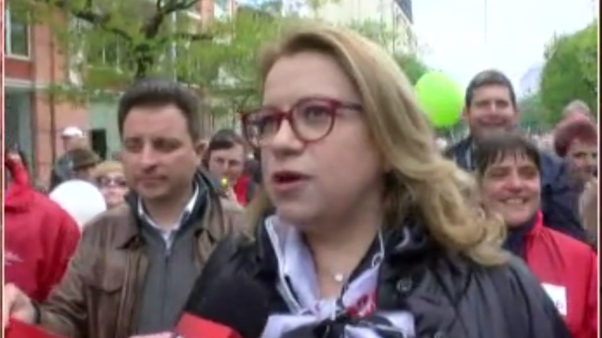 Деница Златева зове за ляво управление