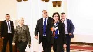 Борисов посрещна баварския премиер, но неканен гост опита да се шмугне на срещата (СНИМКИ)