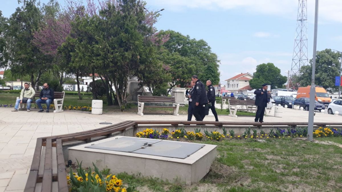 И пиле не може да прехвръкне в Раковски (СНИМКИ)