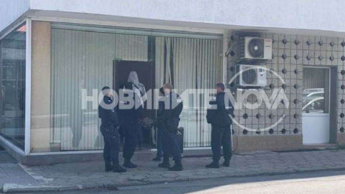 Претарашиха офиса на Миню Стайков в Карнобат, арестувана е млада жена в Пловдив (СНИМКИ)