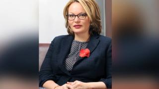 Хампарцумян сдаде шефското място в Уникредит! Русата красавица вече го наследи!