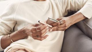 Американската агенция по храни и лекарства (FDA) разреши продажбата на IQOS 