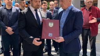 "Атака" с писмо до Юнкер: Повече европари за България