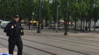 Паника и сирени в центъра на Манчестър, нещо се случва! (СНИМКИ)